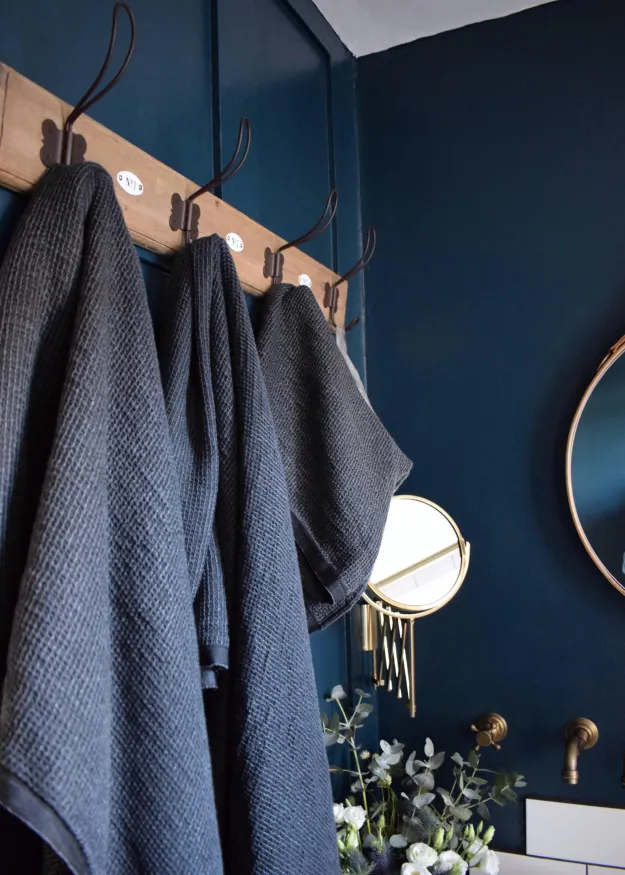 Textiles and Linens - Navy bathroom decor ideas