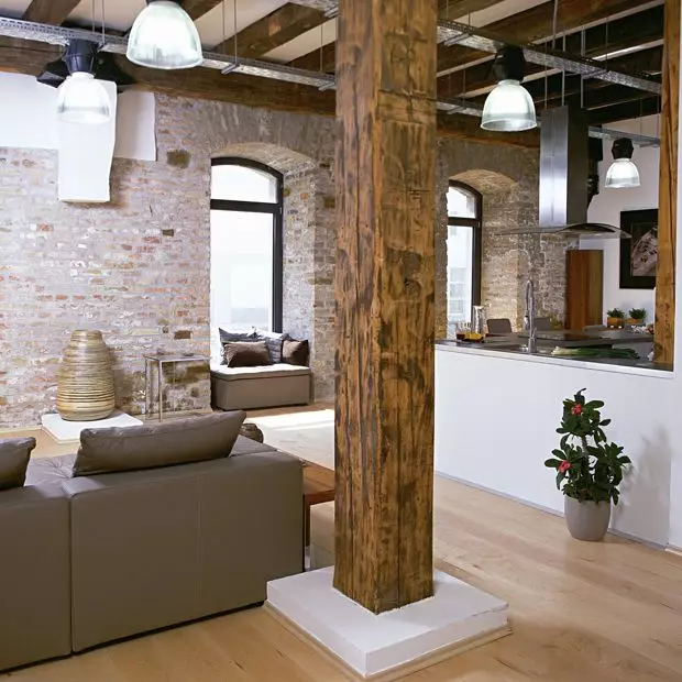 Wood Columns Interior Design - Living Room