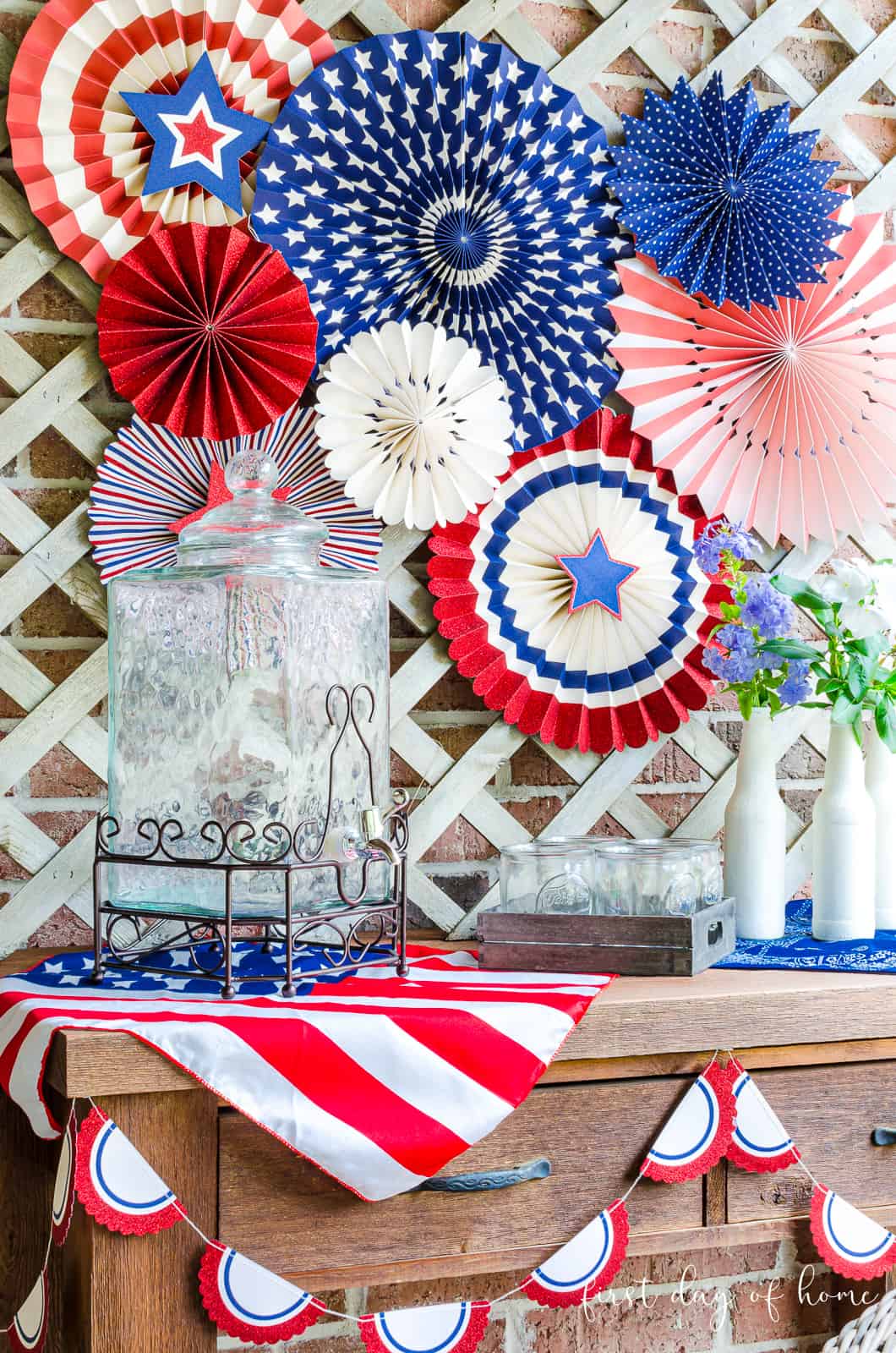 22 Stunning DIY 4th of July Outdoor Decorations - Colorful Paper Fans