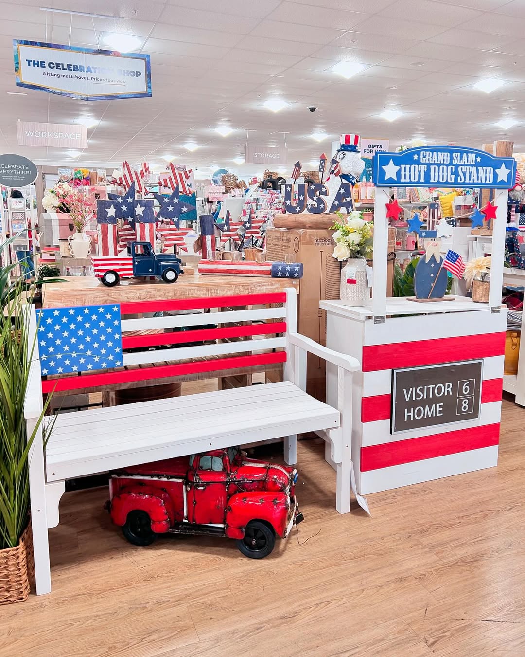 20 DIY 4th of July Outdoor Decorations - Vintage Hot Dog Stand