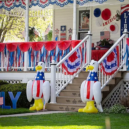 20 DIY 4th of July Outdoor Decorations - Inflatable Decor
