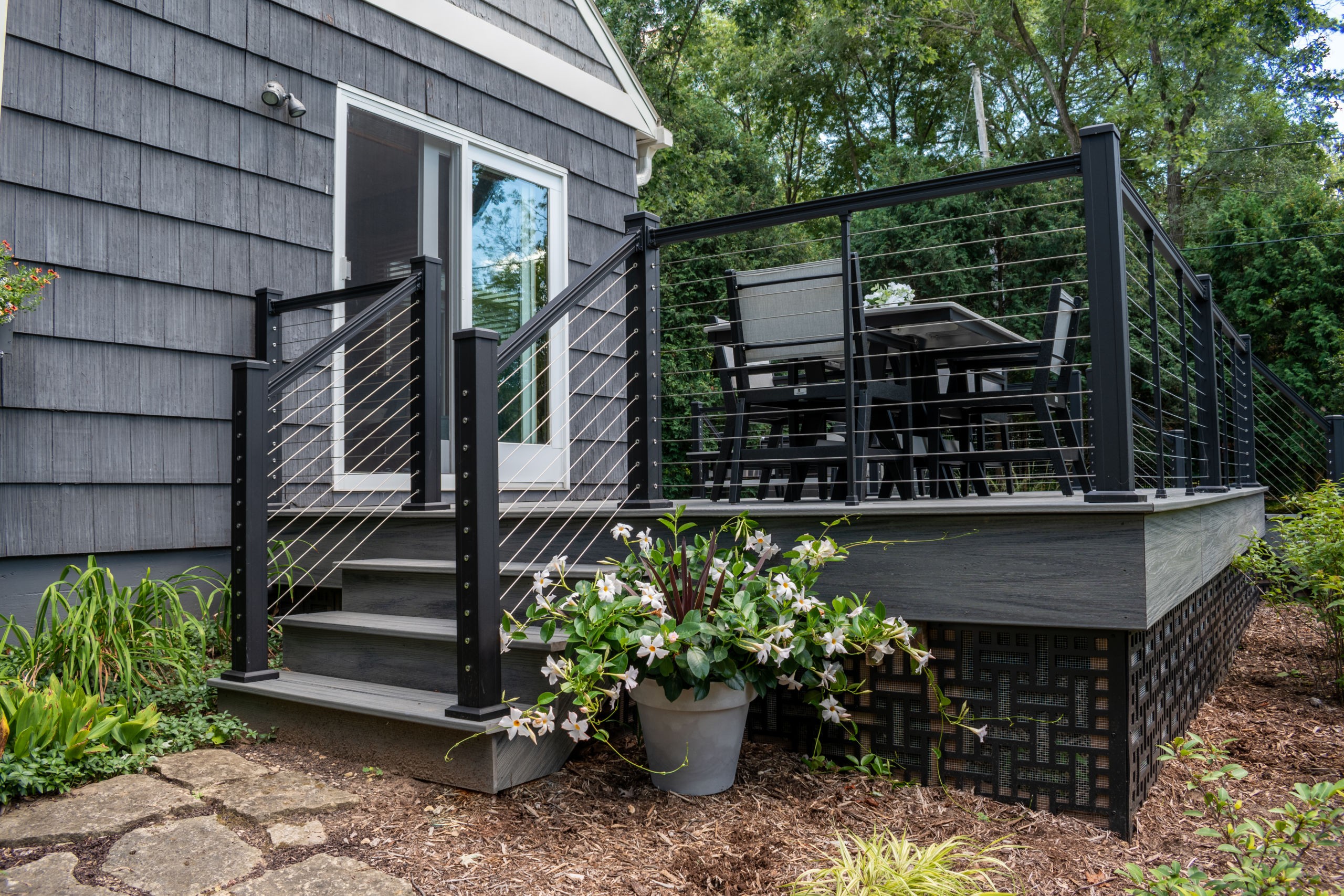Stylish Vinyl Fencing