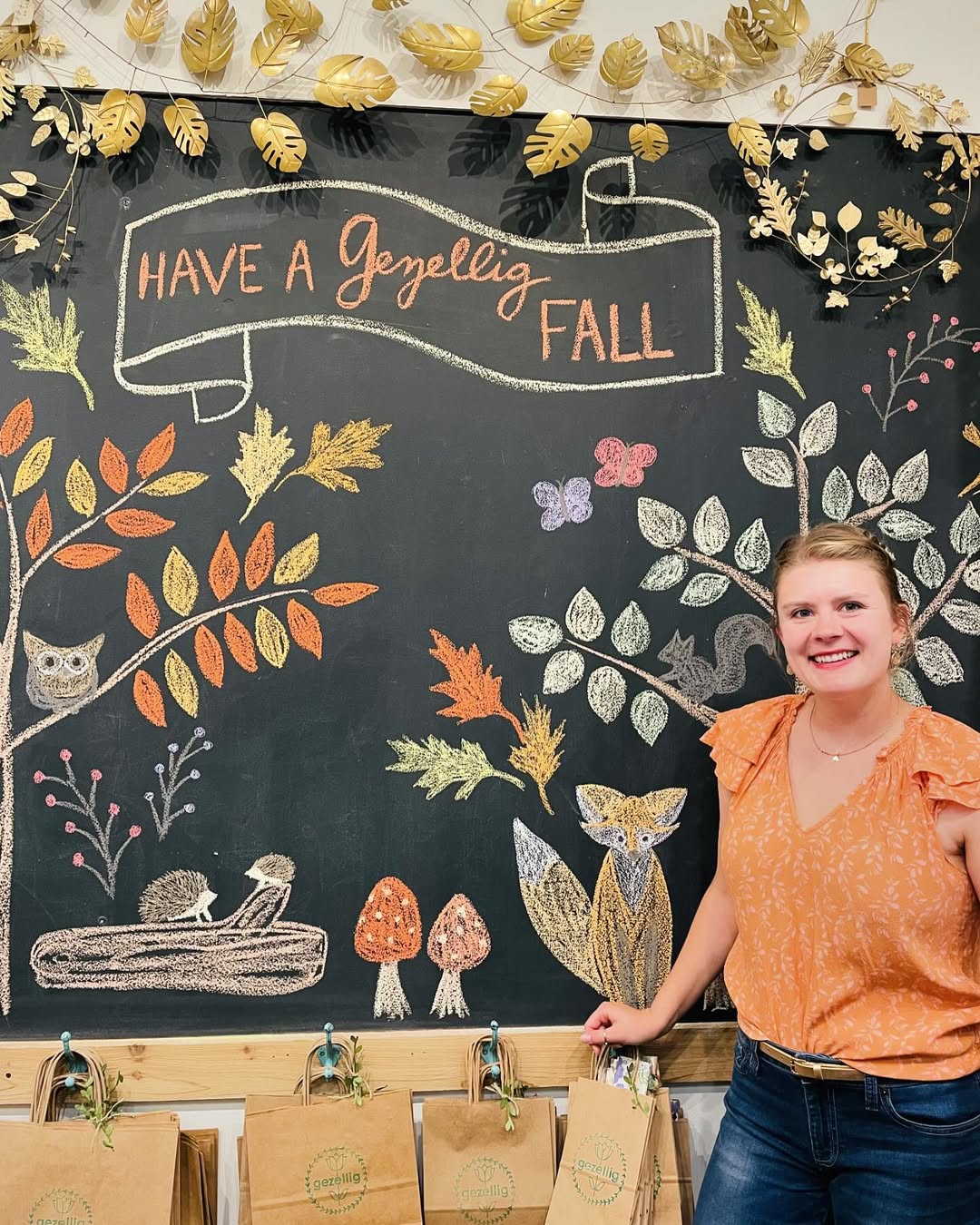 20 Creative Fall Chalkboard Art Ideas You Can DIY This Season! - 13. Have a Geyellig Fall