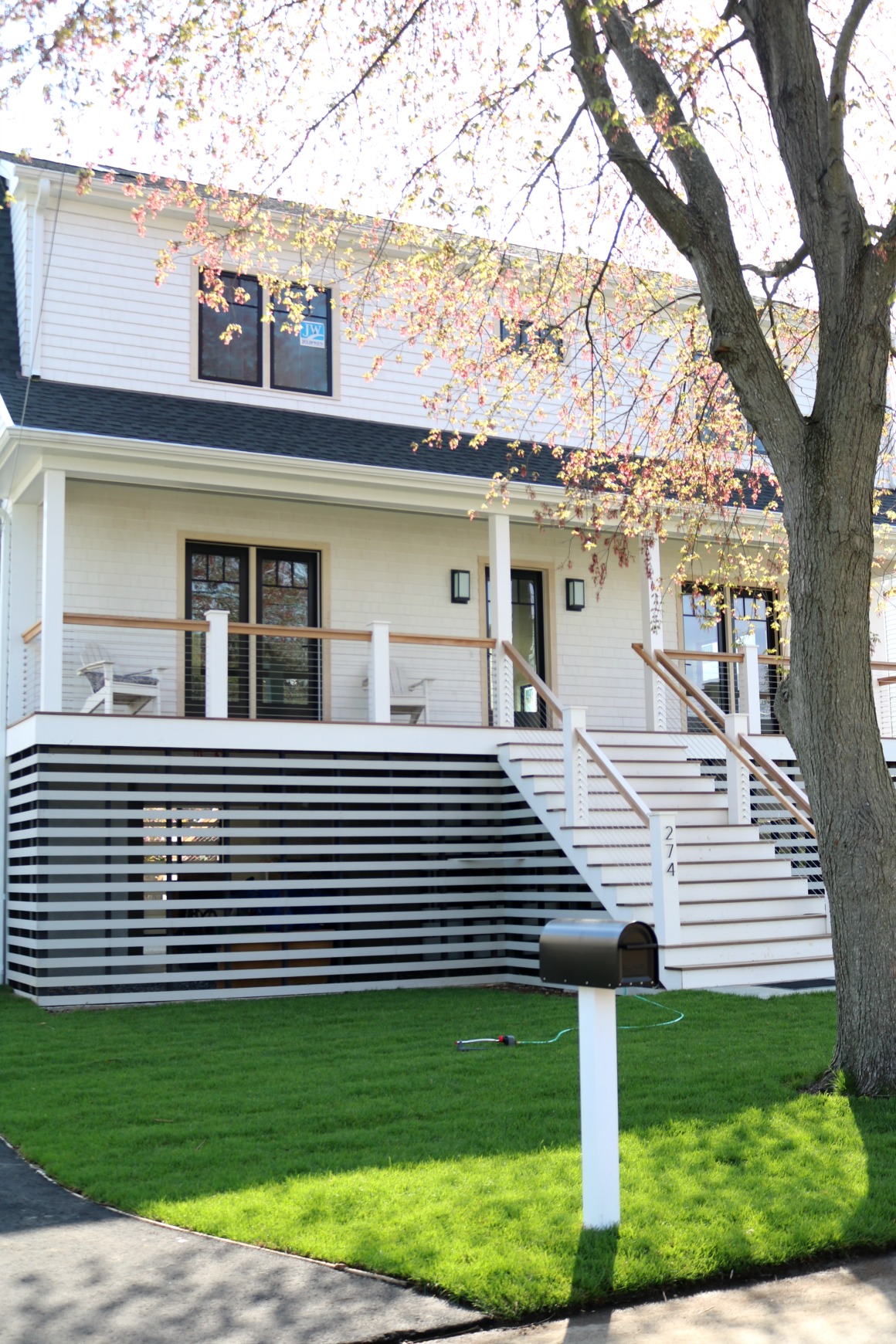 Sleek Horizontal Slats