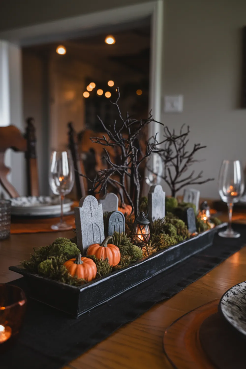 25 Halloween Table Decorations and Centerpiece Ideas for a Spooky, Stylish Gathering