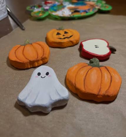 Kawaii Clay Pumpkins and Ghosts for Easy Halloween Magnets