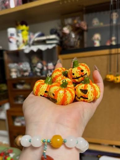Palm-Sized Polymer Clay Pumpkin Charms